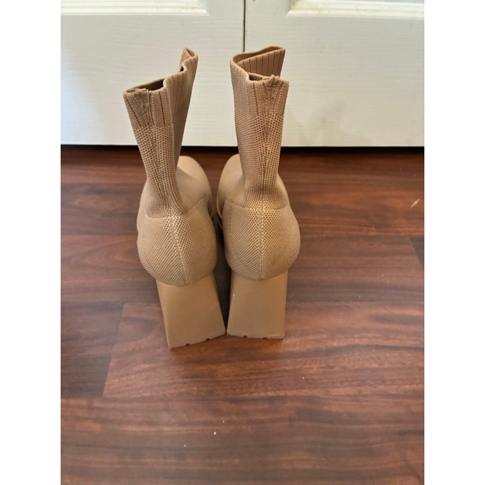Women's Unbranded Beige Knit Heeled Boots Size. 8.5 - Picture 4 of 6